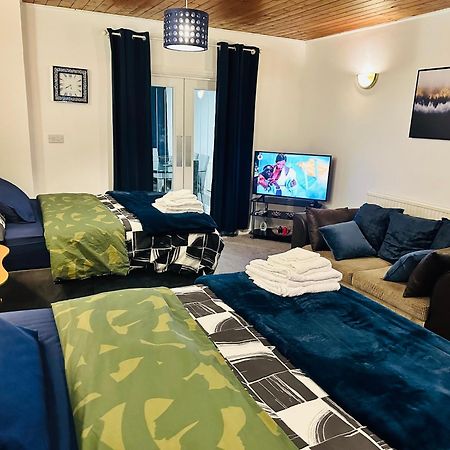 Modern 2 Bedroom Apt Derby City Ngoại thất bức ảnh