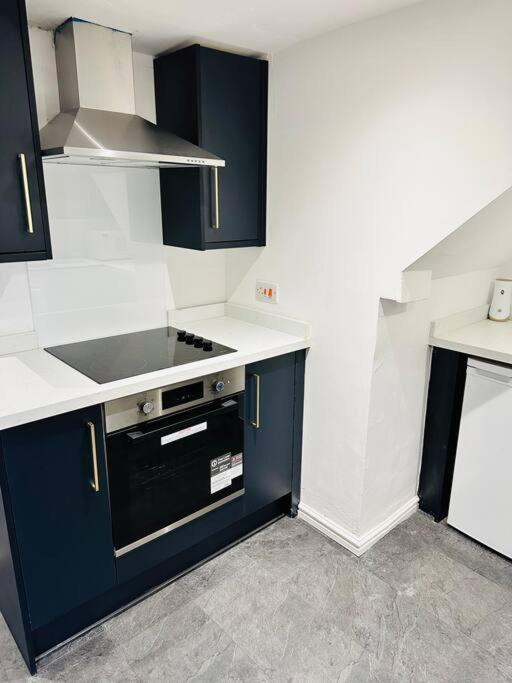 Modern 2 Bedroom Apt Derby City Ngoại thất bức ảnh