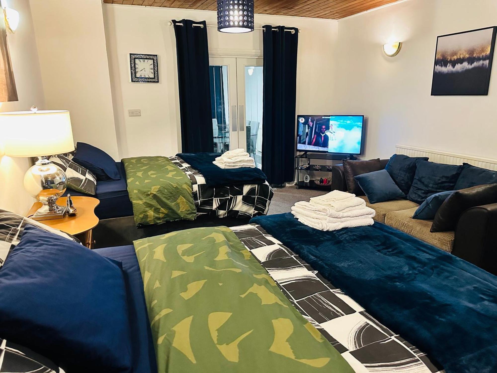 Modern 2 Bedroom Apt Derby City Ngoại thất bức ảnh